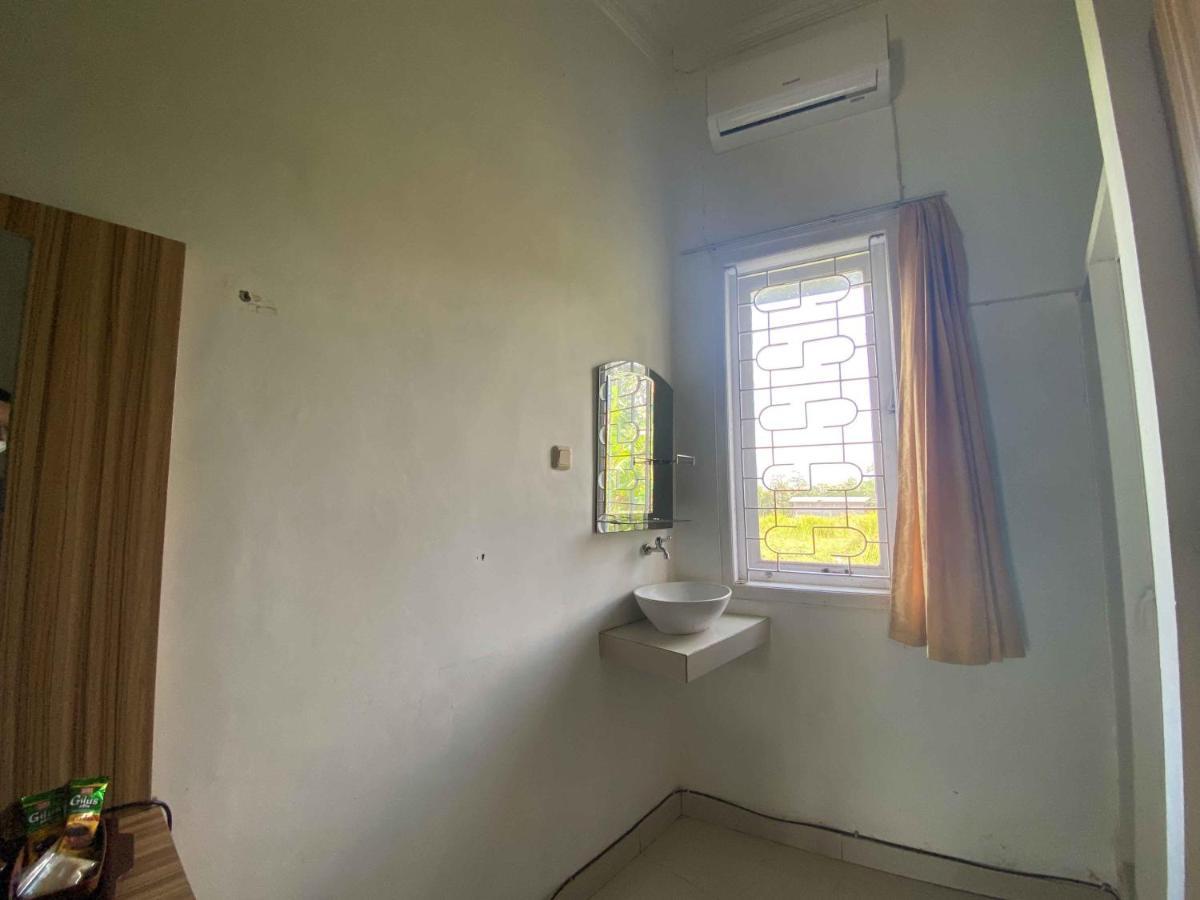 סמאראנג Ana Inn Ambarawa Mitra Reddoorz מראה חיצוני תמונה